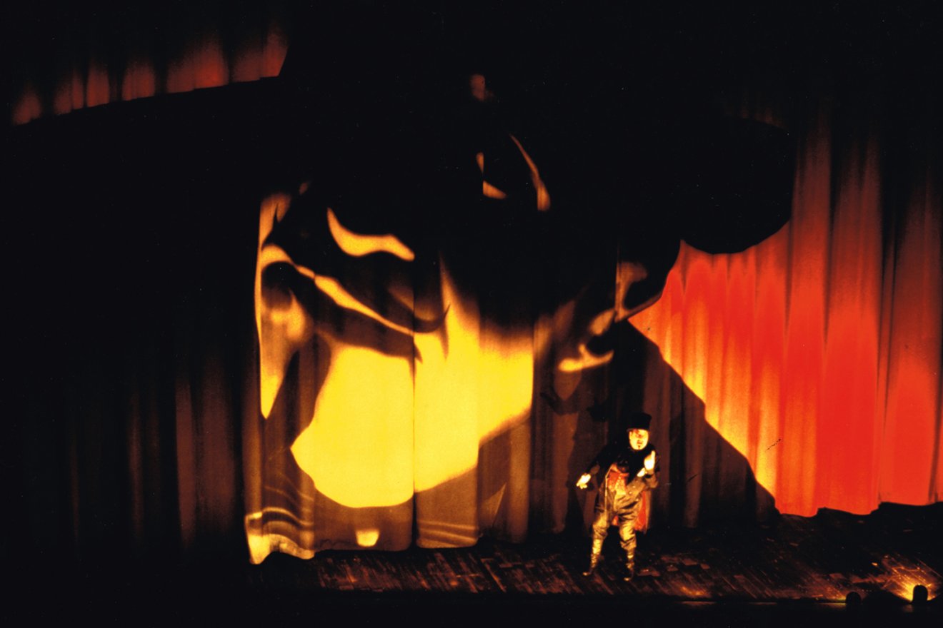 Mario and The Magician